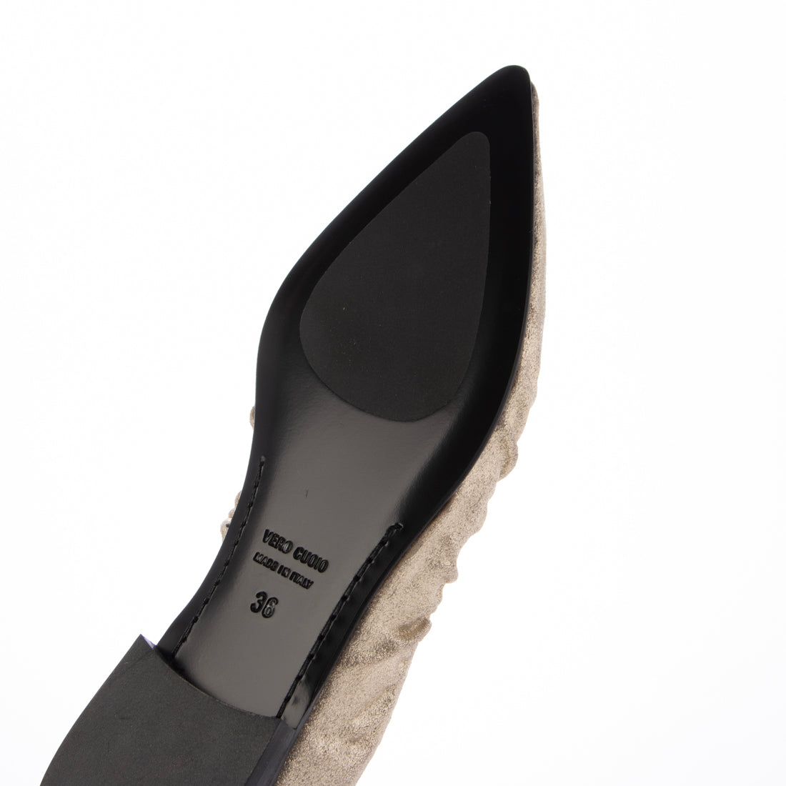 インターショシュール INTER-CHAUSSURES ポインテッドトウギャザーパンプス （ゴールド） ゴールド