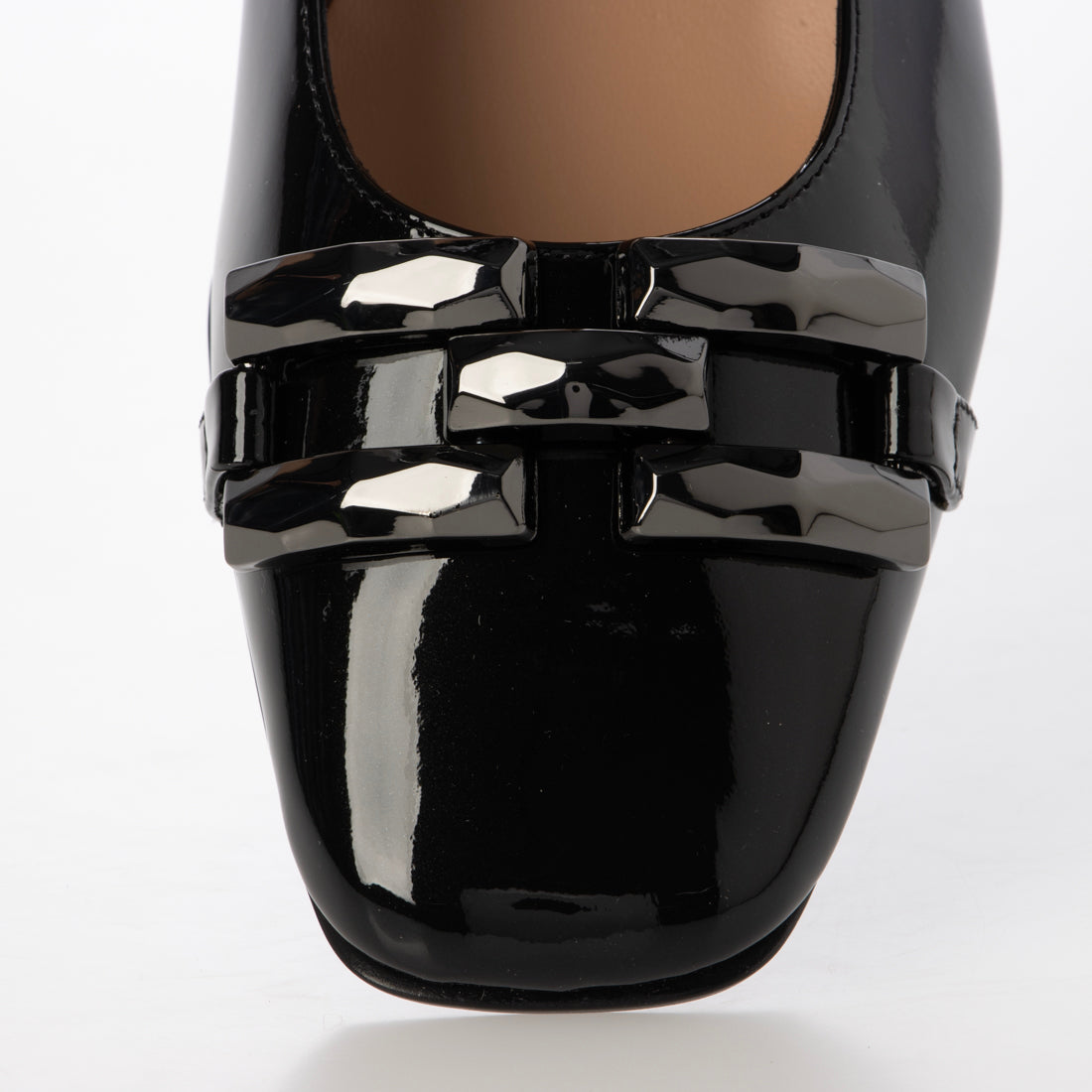 インターショシュール INTER-CHAUSSURES スクエアトウローヒールバックルパンプス （ブラックエナメル） ブラックエナメル