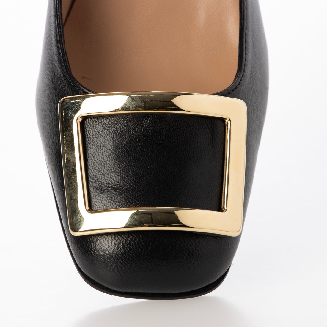 インターショシュール INTER-CHAUSSURES スクエアトウメタルバックルパンプス （ブラック） ブラック