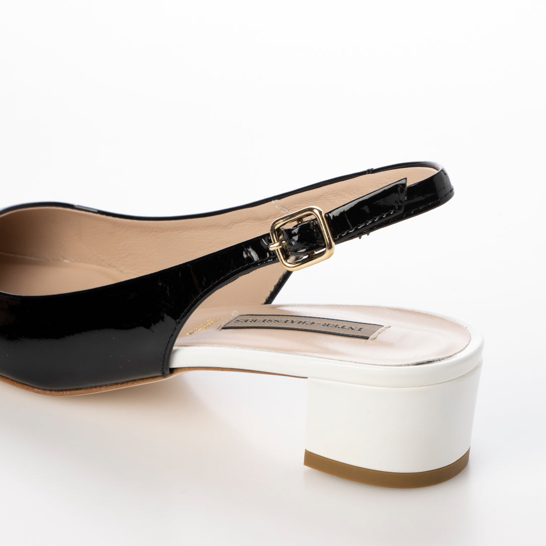 インターショシュール INTER-CHAUSSURES スクエアバックバンドバイカラーパンプス