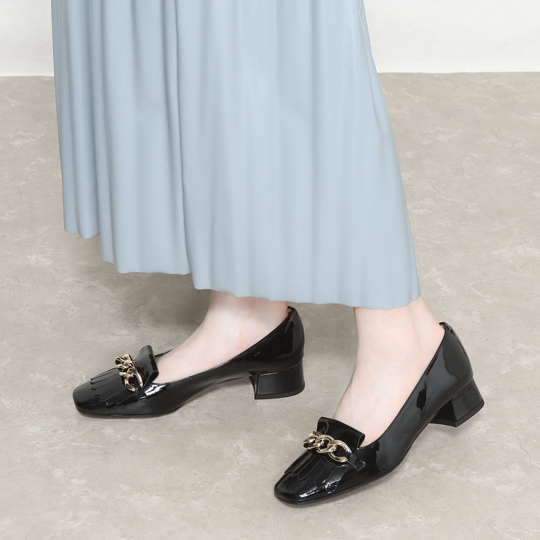 インターショシュール INTER-CHAUSSURES キルトデザインスクエアチェーンパンプス