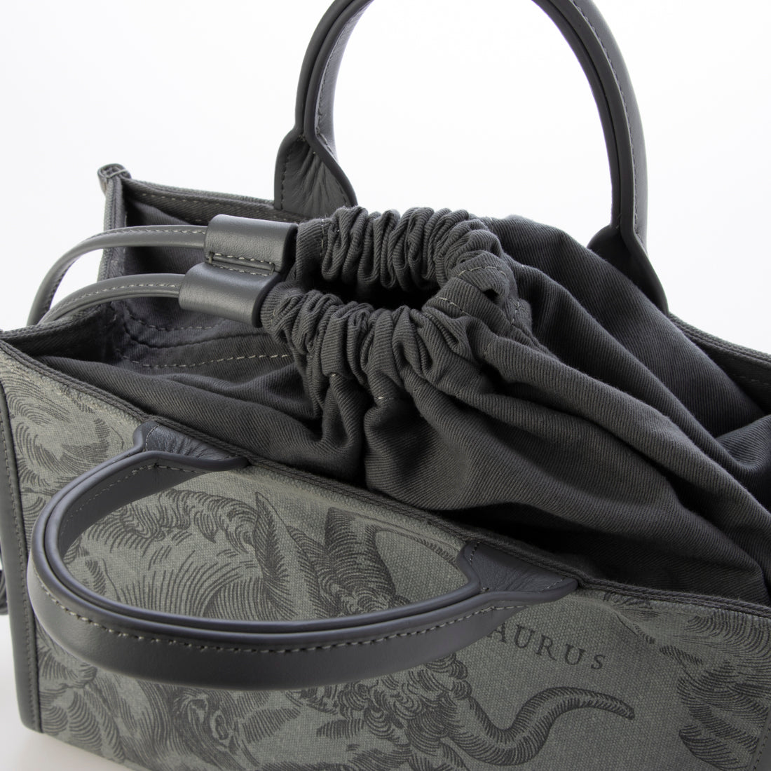 【正規取扱店】イヌイエディションズ INOUI EDITIONS MA20CA_BAG CAPRICE ASTROLOGIE （LIGHT BLUE） LIGHT BLUE