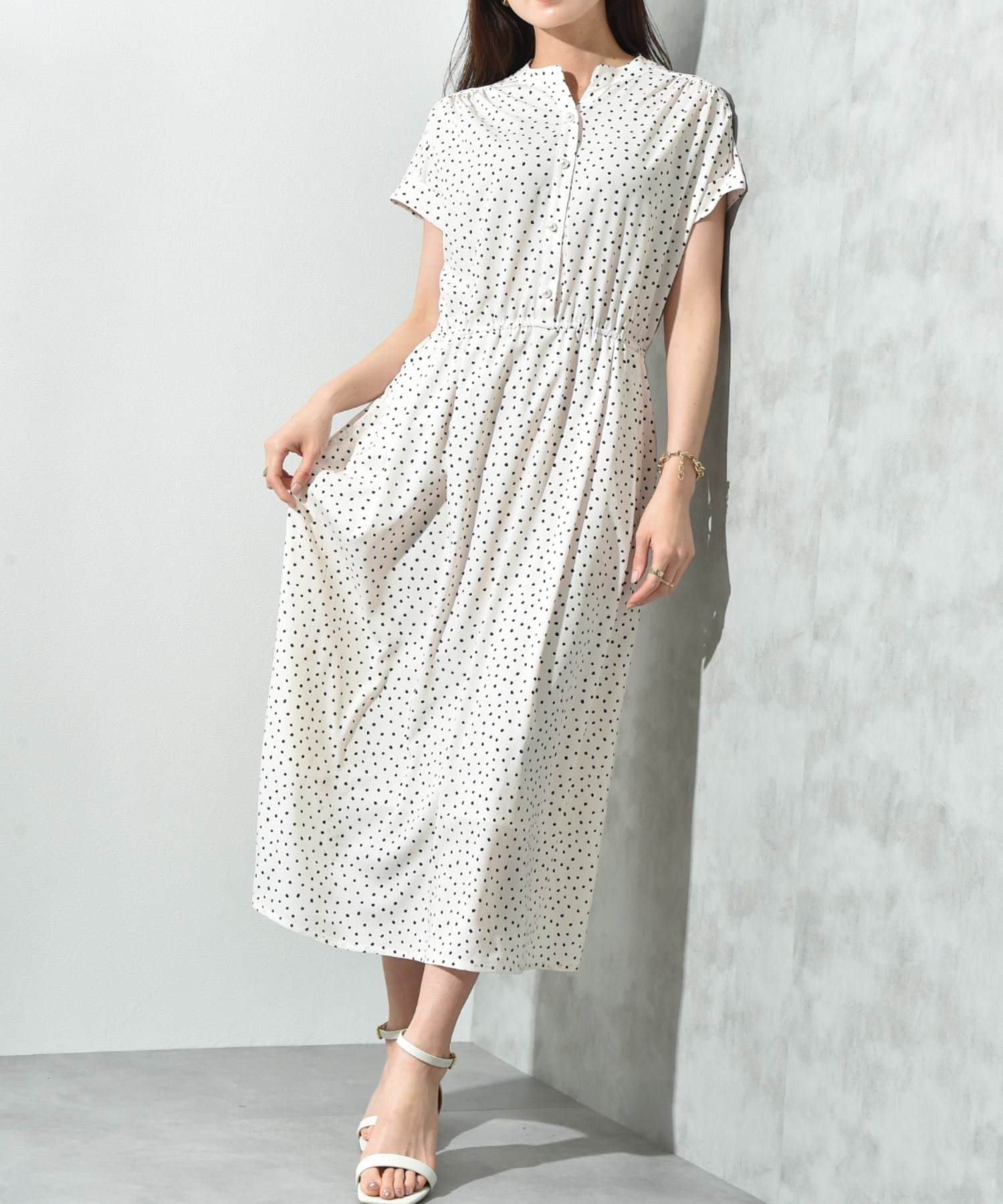 インタープラネット INTERPLANET ランダムドットスキッパーフレンチ袖ワンピース （ドット オフホワイト） ドット オフホワイト