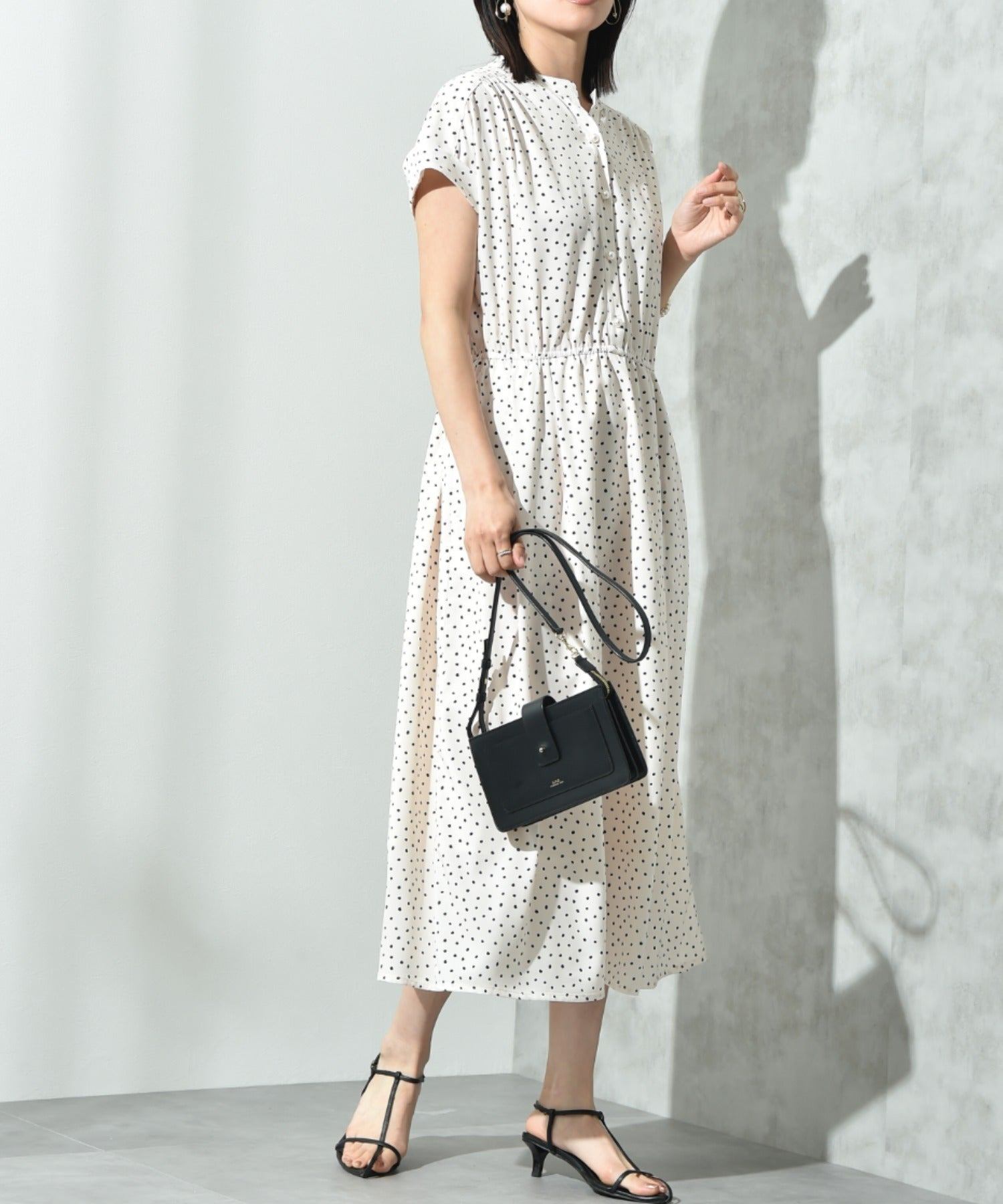 インタープラネット INTERPLANET ランダムドットスキッパーフレンチ袖ワンピース （ドット オフホワイト） ドット オフホワイト