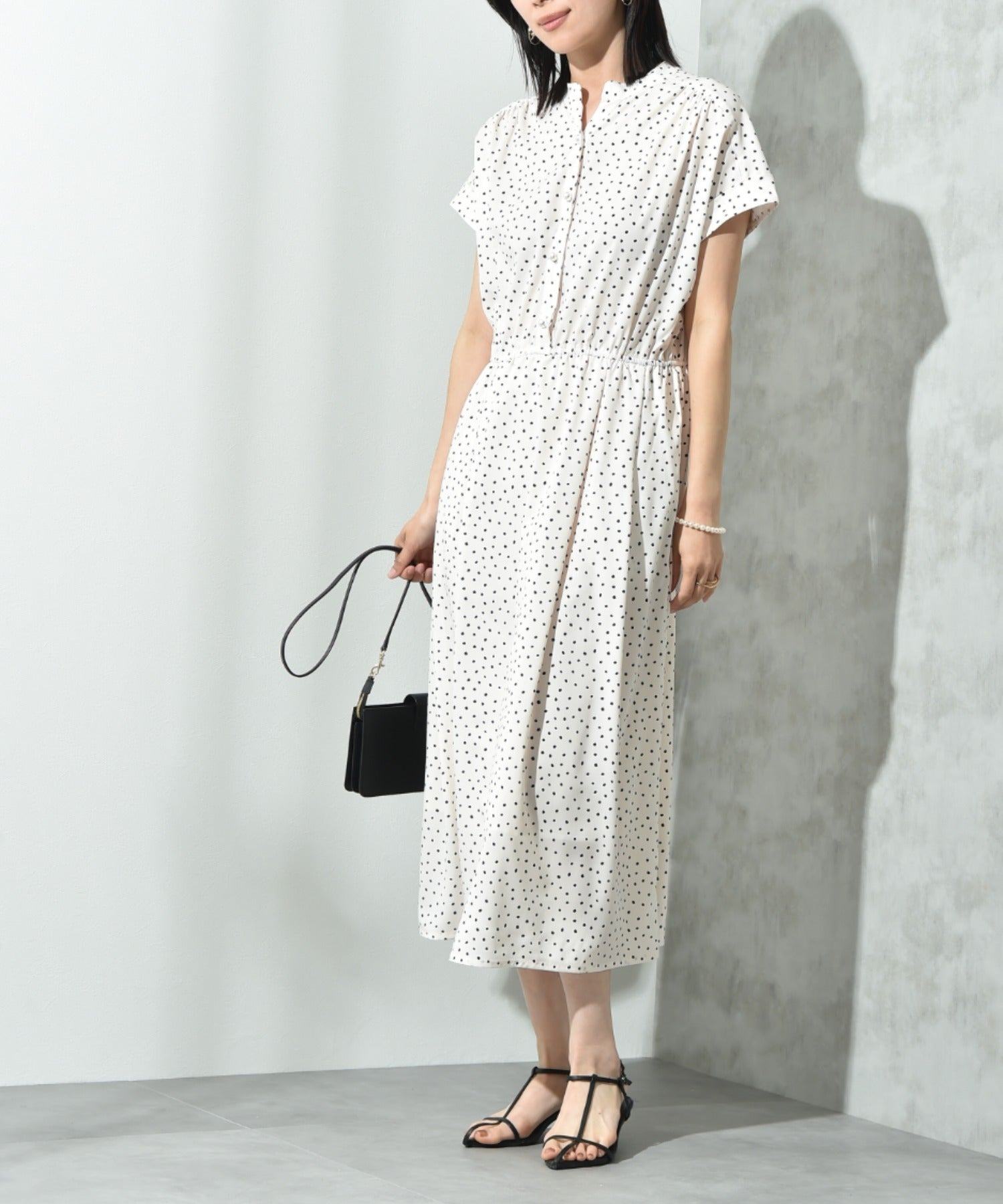 インタープラネット INTERPLANET ランダムドットスキッパーフレンチ袖ワンピース （ドット オフホワイト） ドット オフホワイト