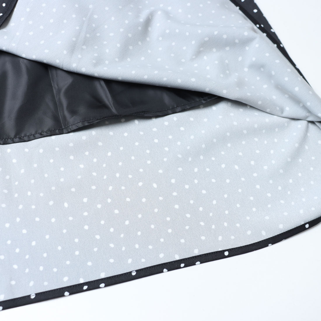 インタープラネット INTERPLANET ランダムドットスキッパーフレンチ袖ワンピース （ドット オフホワイト） ドット オフホワイト