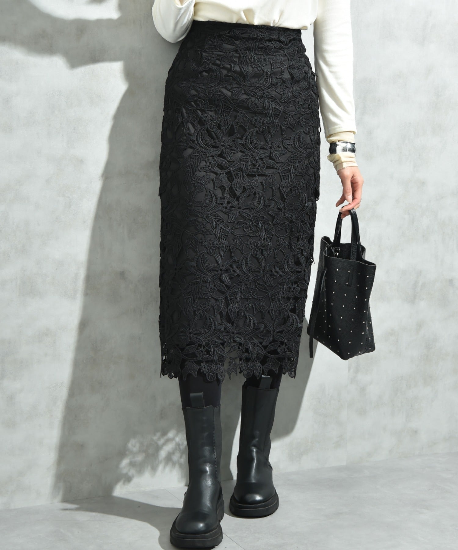 インタープラネット INTERPLANET ケミカルレースBACKファスナータイトスカート （ブラック） ブラック