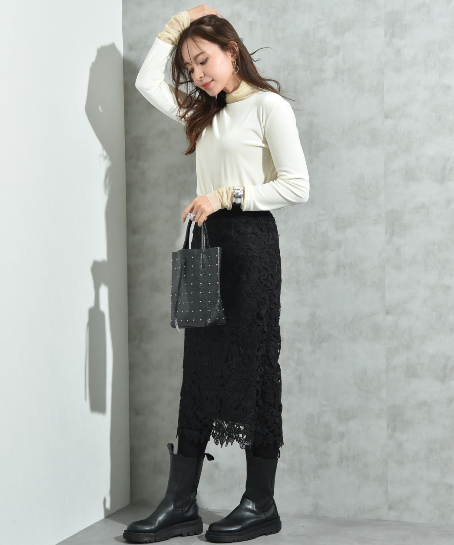 インタープラネット INTERPLANET ケミカルレースBACKファスナータイトスカート （ブラック） ブラック