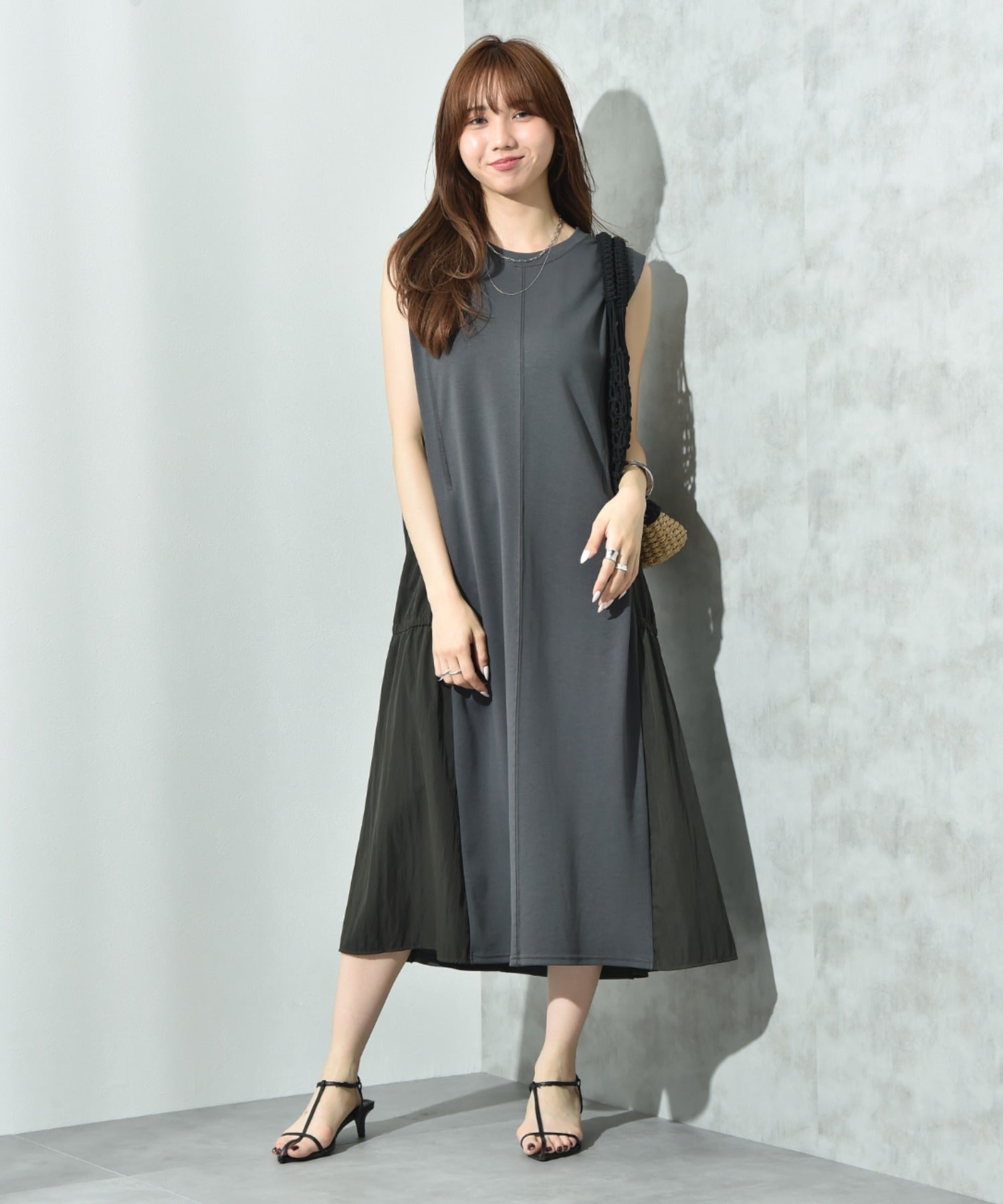 インタープラネット INTERPLANET 【接触冷感】サイドシャーリングワンピース （チャコールグレー） チャコールグレー