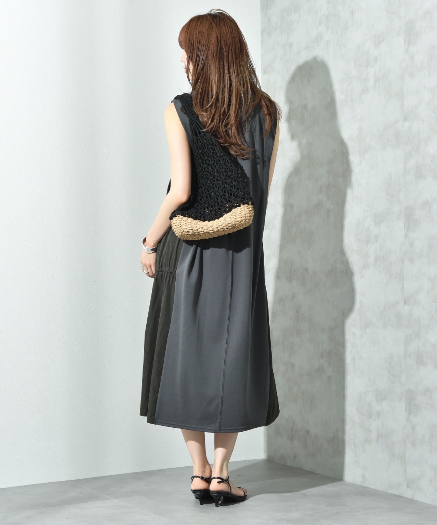 インタープラネット INTERPLANET 【接触冷感】サイドシャーリングワンピース （チャコールグレー） チャコールグレー