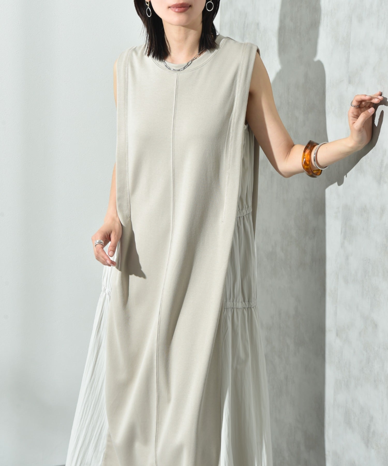 インタープラネット INTERPLANET 【接触冷感】サイドシャーリングワンピース （チャコールグレー） チャコールグレー