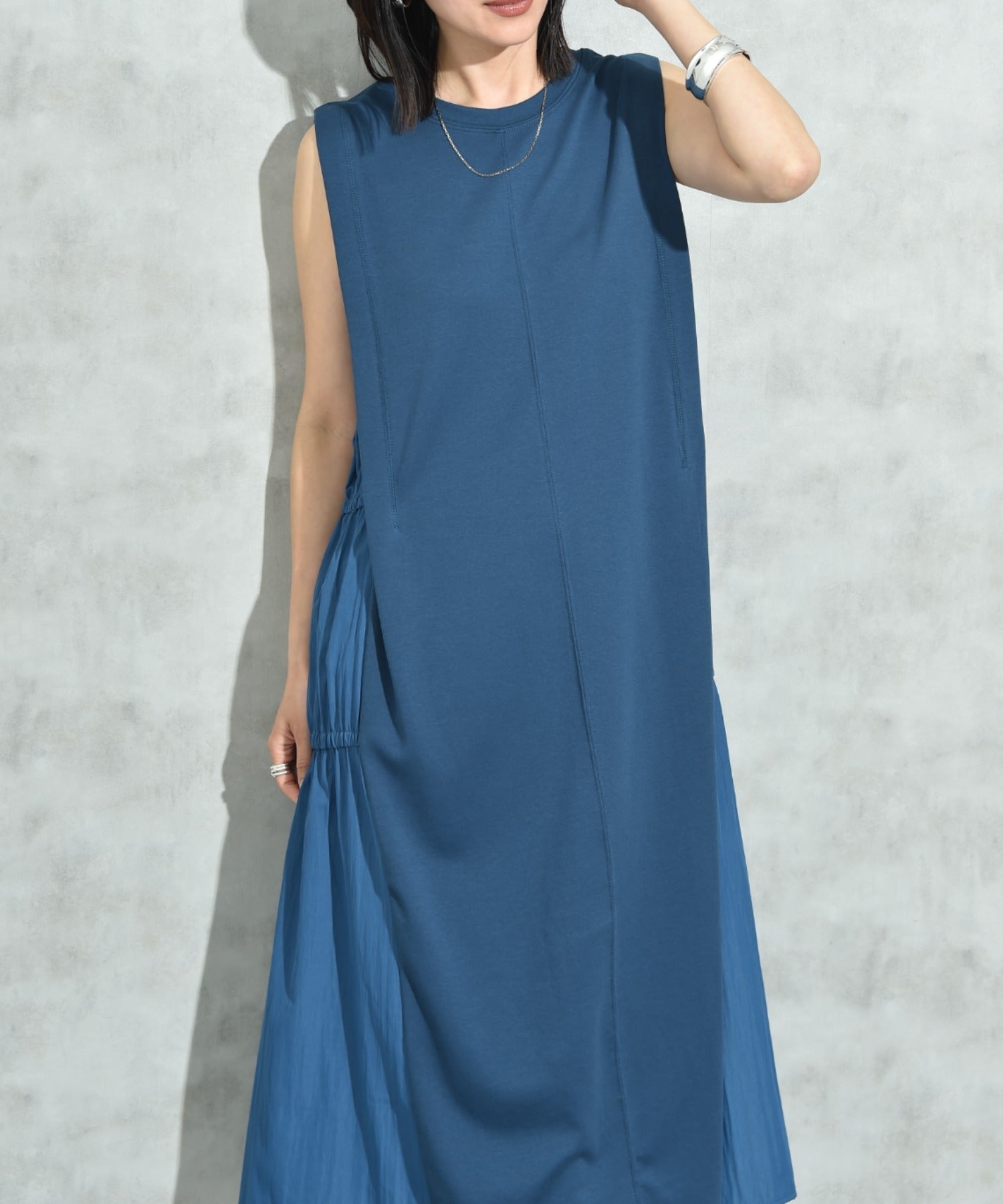 インタープラネット INTERPLANET 【接触冷感】サイドシャーリングワンピース （チャコールグレー） チャコールグレー