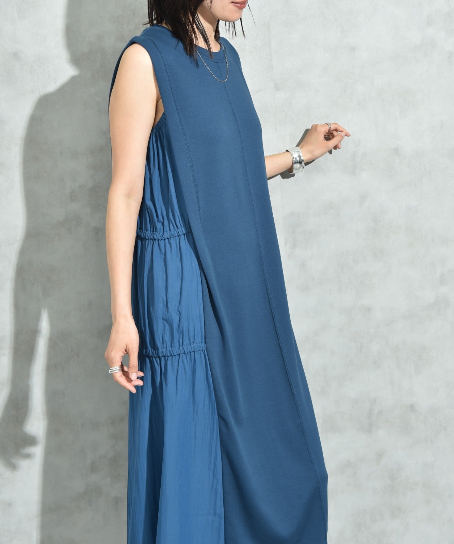 インタープラネット INTERPLANET 【接触冷感】サイドシャーリングワンピース （チャコールグレー） チャコールグレー