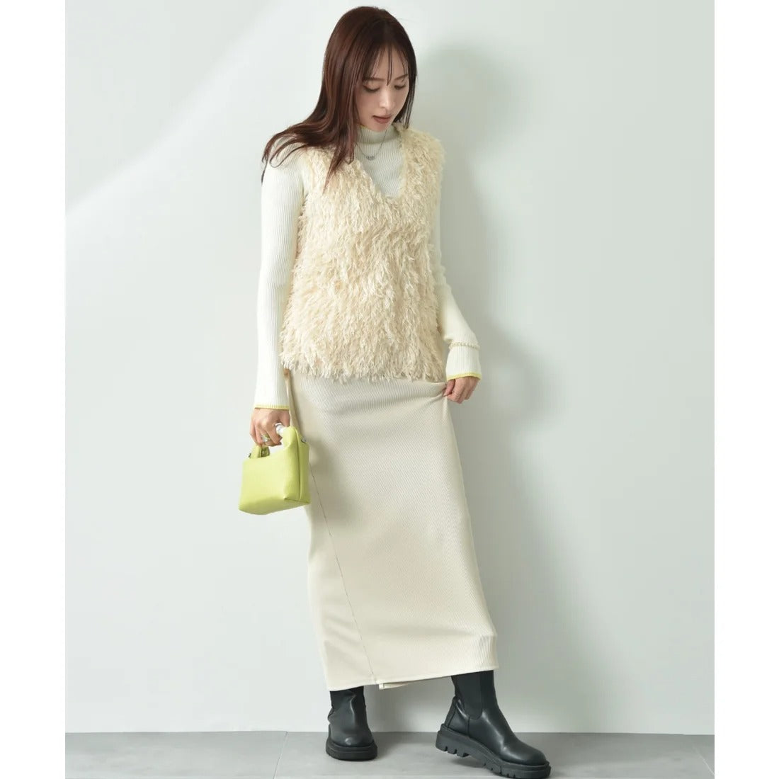 インタープラネット INTERPLANET 【actuel】フェザージャガードVネックベスト （ブラウン） ブラウン