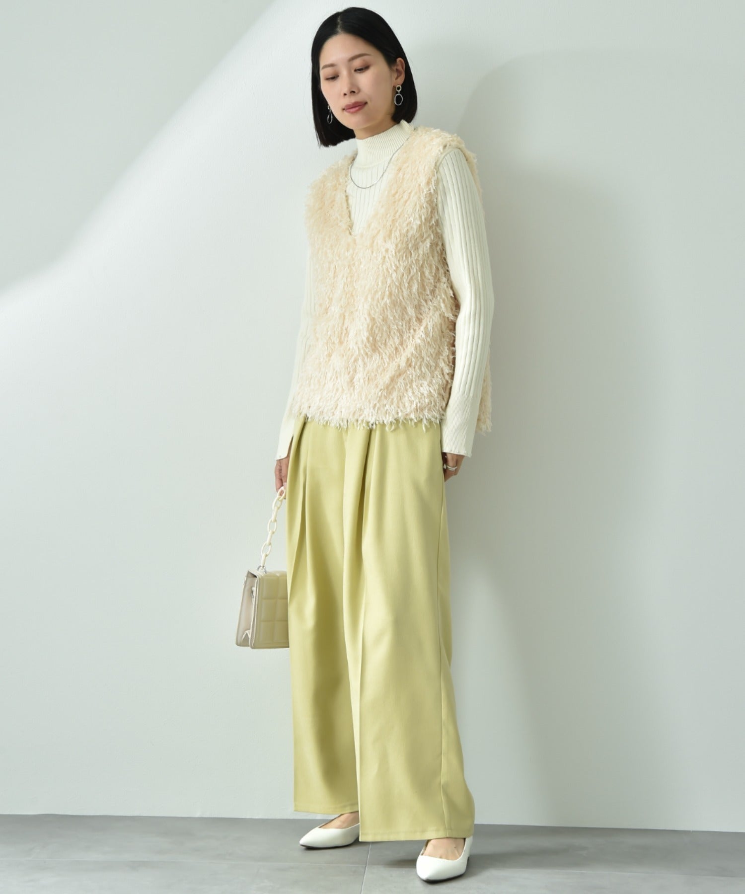 インタープラネット INTERPLANET 【actuel】フェザージャガードVネックベスト （ブラウン） ブラウン