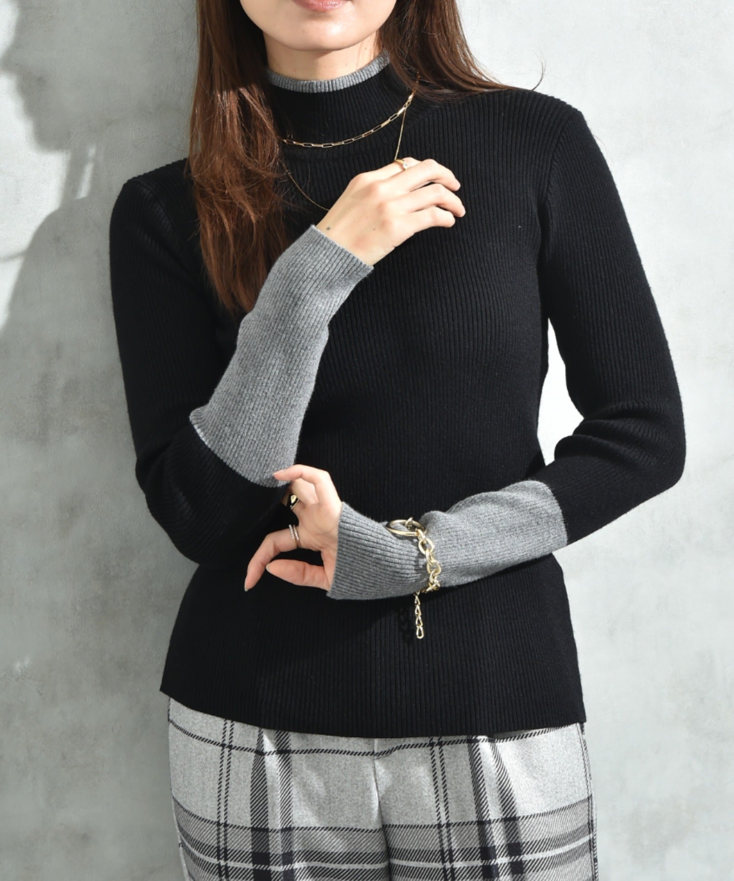 インタープラネット INTERPLANET 衿元袖口配色リブモックネックプルオーバー （配色 ブラック） 配色 ブラック