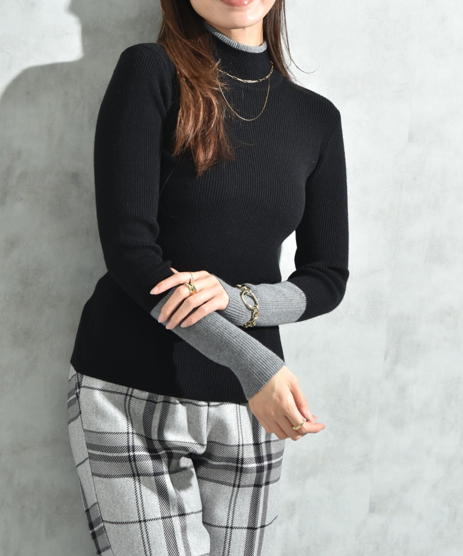 インタープラネット INTERPLANET 衿元袖口配色リブモックネックプルオーバー （配色 ブラック） 配色 ブラック