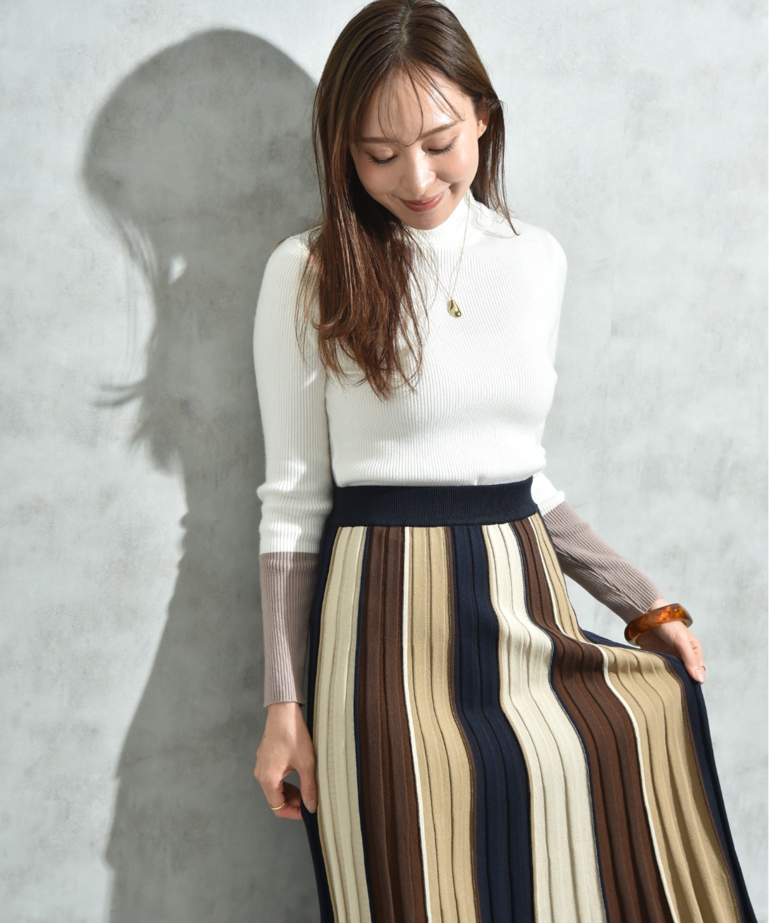 インタープラネット INTERPLANET 衿元袖口配色リブモックネックプルオーバー （配色 ブラック） 配色 ブラック