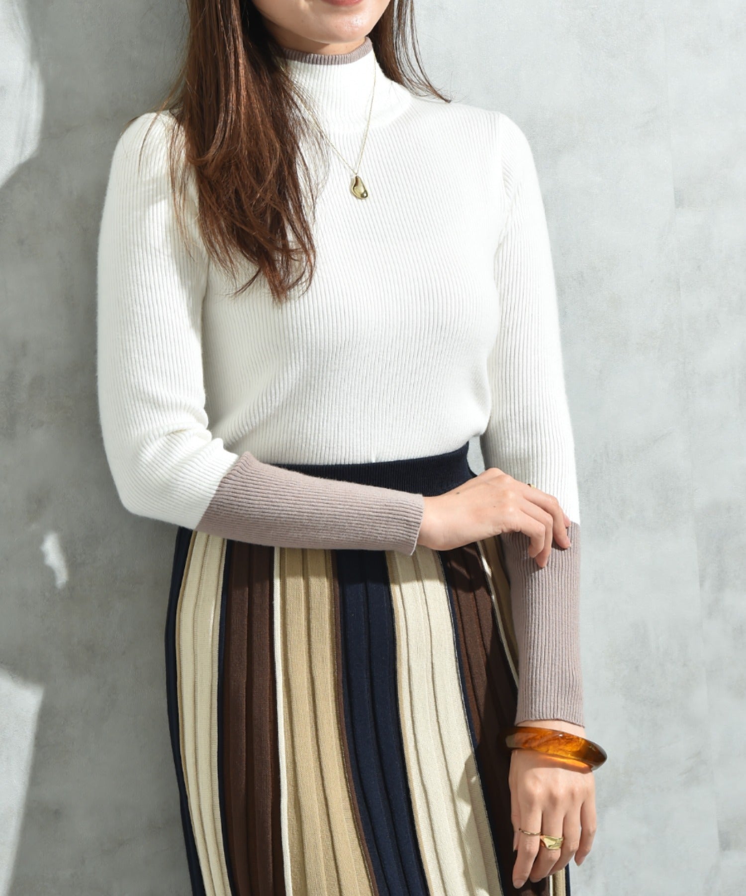 インタープラネット INTERPLANET 衿元袖口配色リブモックネックプルオーバー （配色 ブラック） 配色 ブラック