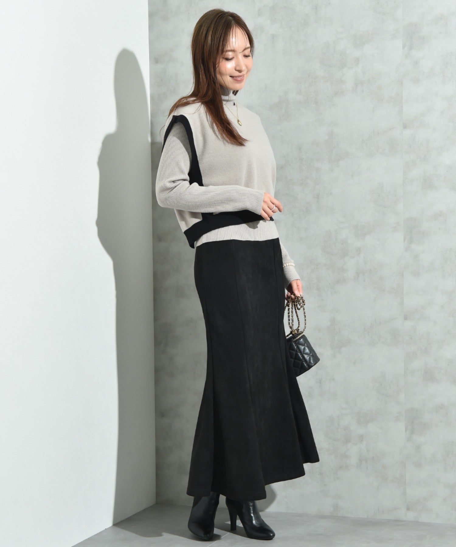 インタープラネット INTERPLANET 配色ポンチョ風ニットアンサンブル （配色 グレージュ） 配色 グレージュ