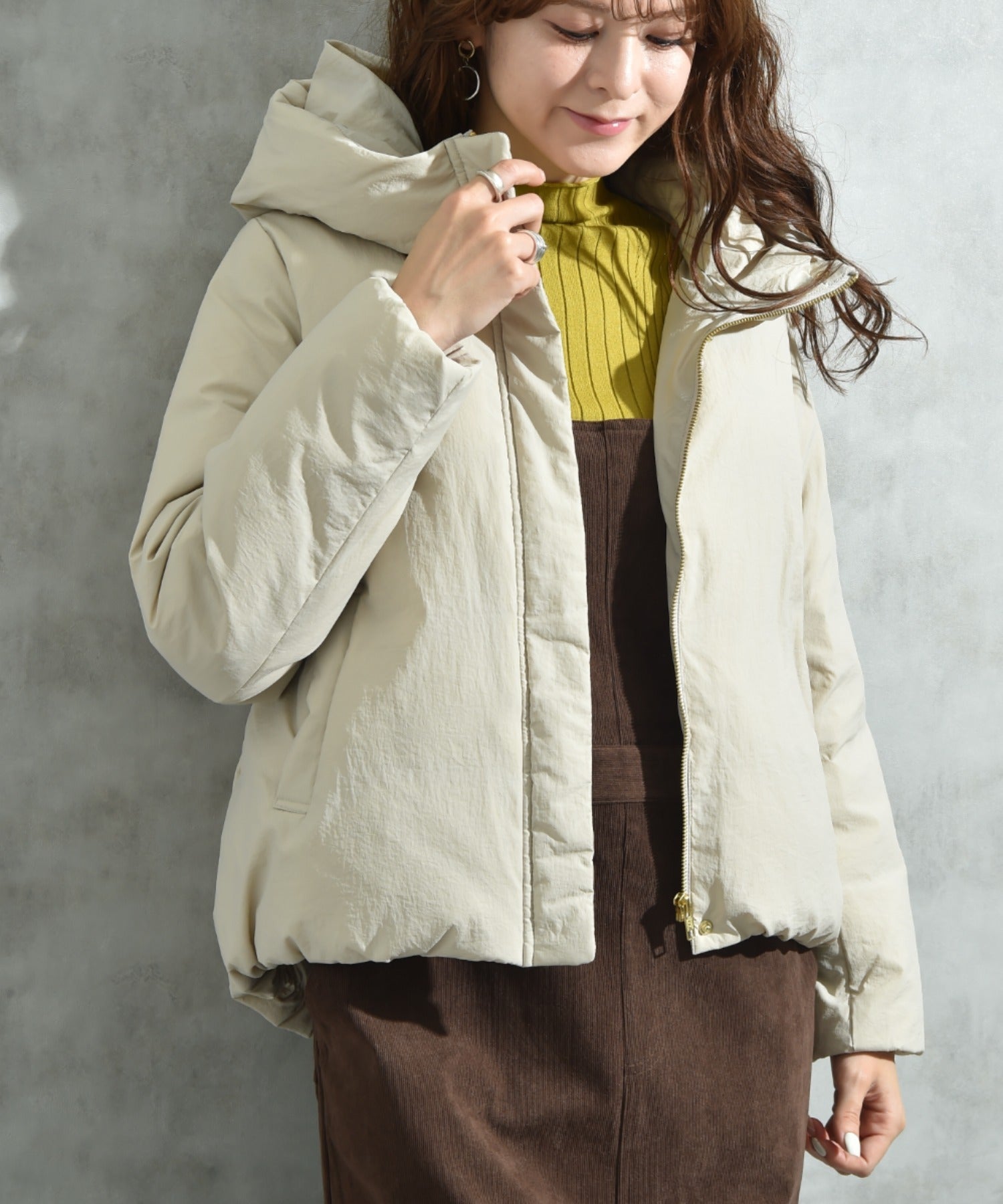 インタープラネット INTERPLANET ナイロンマイクロタフタフード付ショートコート （グレージュ） グレージュ