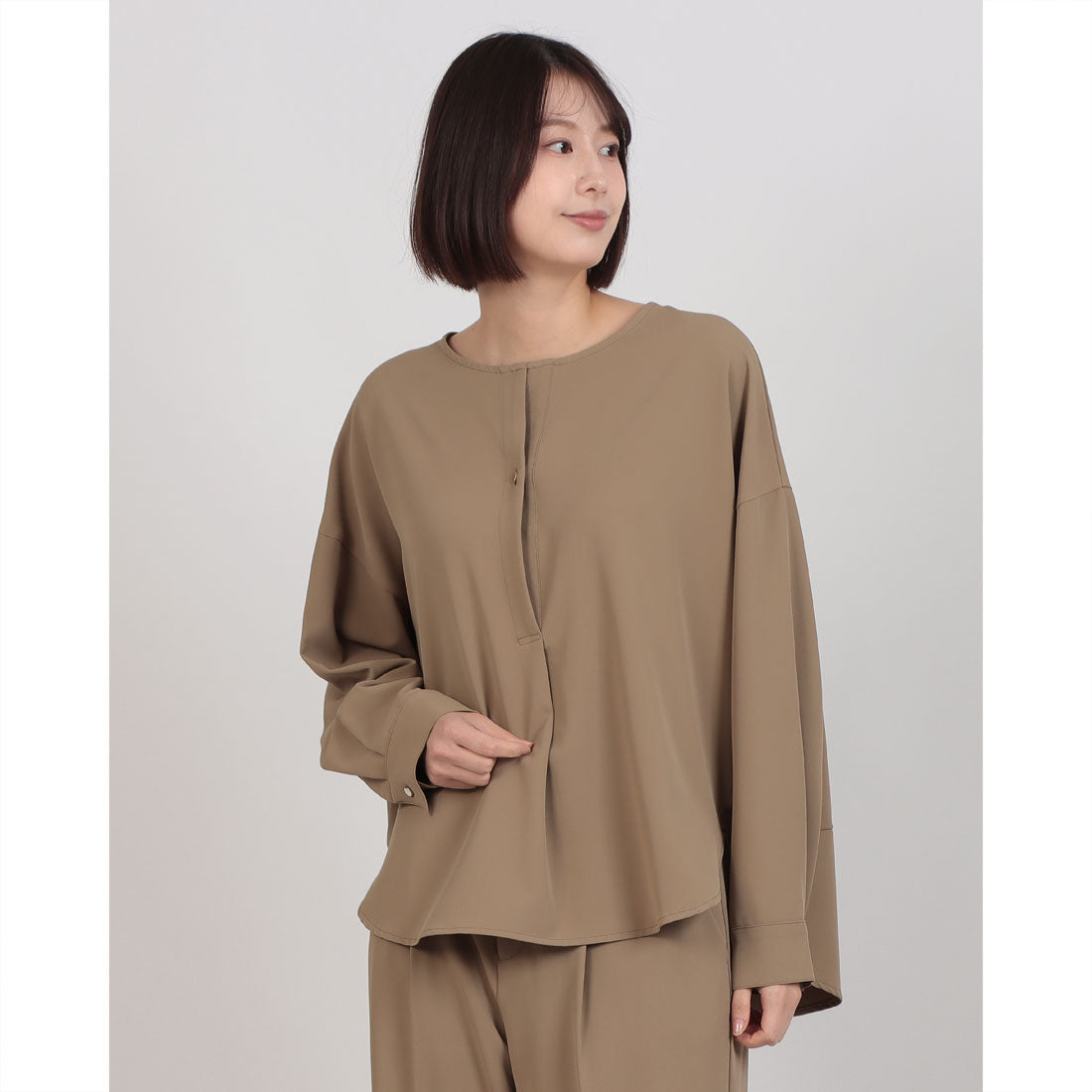 インタープラネット INTERPLANET 2WAYフルダルブラウス （キャメル） キャメル