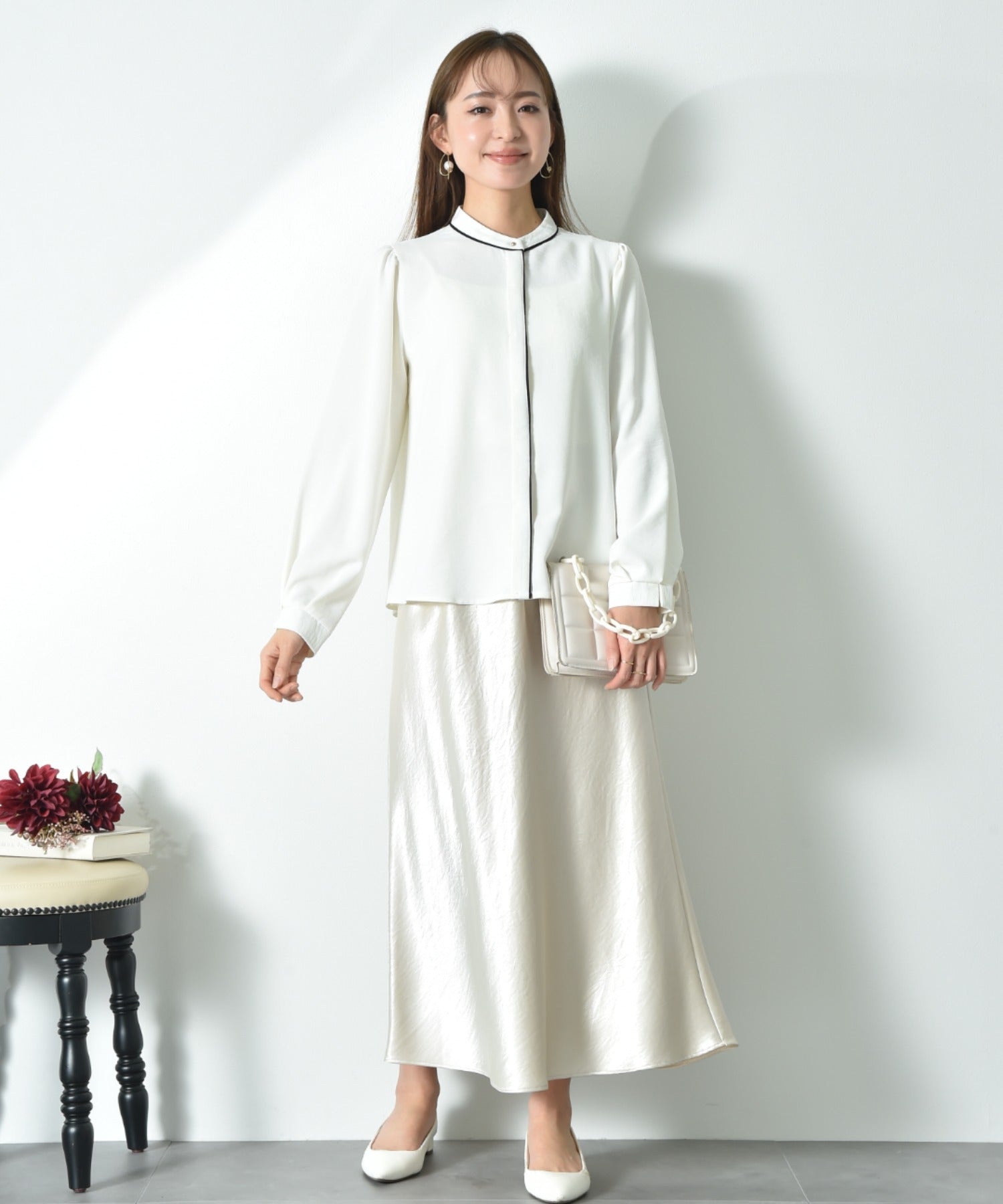 インタープラネット INTERPLANET ポーラ配色ゴールドピンブラウス （ベージュ） ベージュ