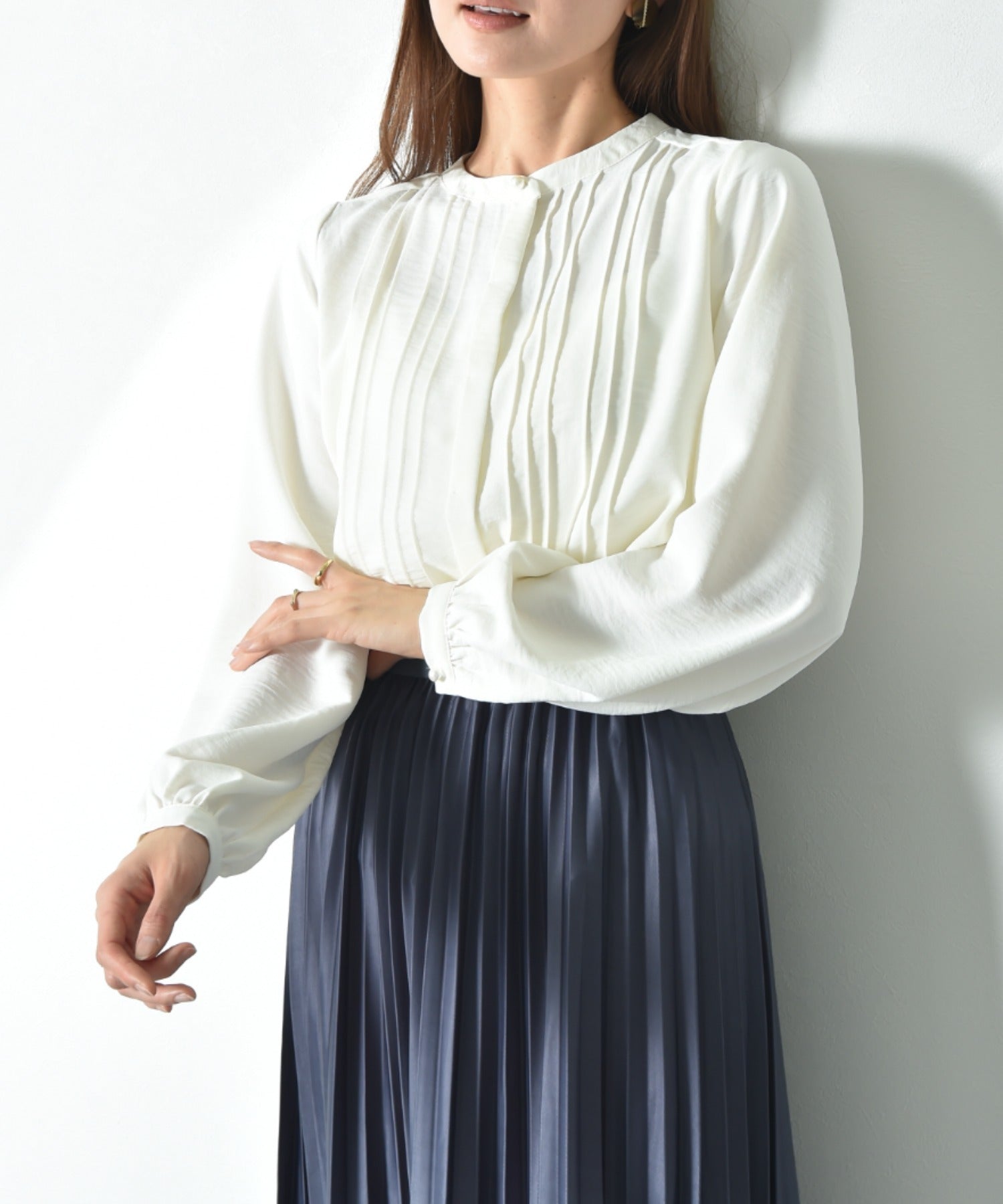 インタープラネット INTERPLANET ポーラピンタックブラウス （ブラック） ブラック