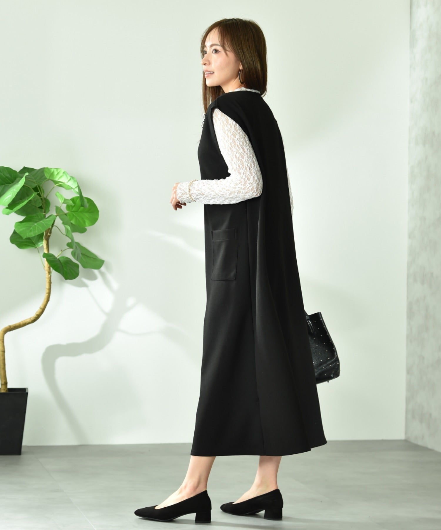 インタープラネット INTERPLANET ダンボールニットフレンチスリーブ深Vワンピース （ブラック） ブラック