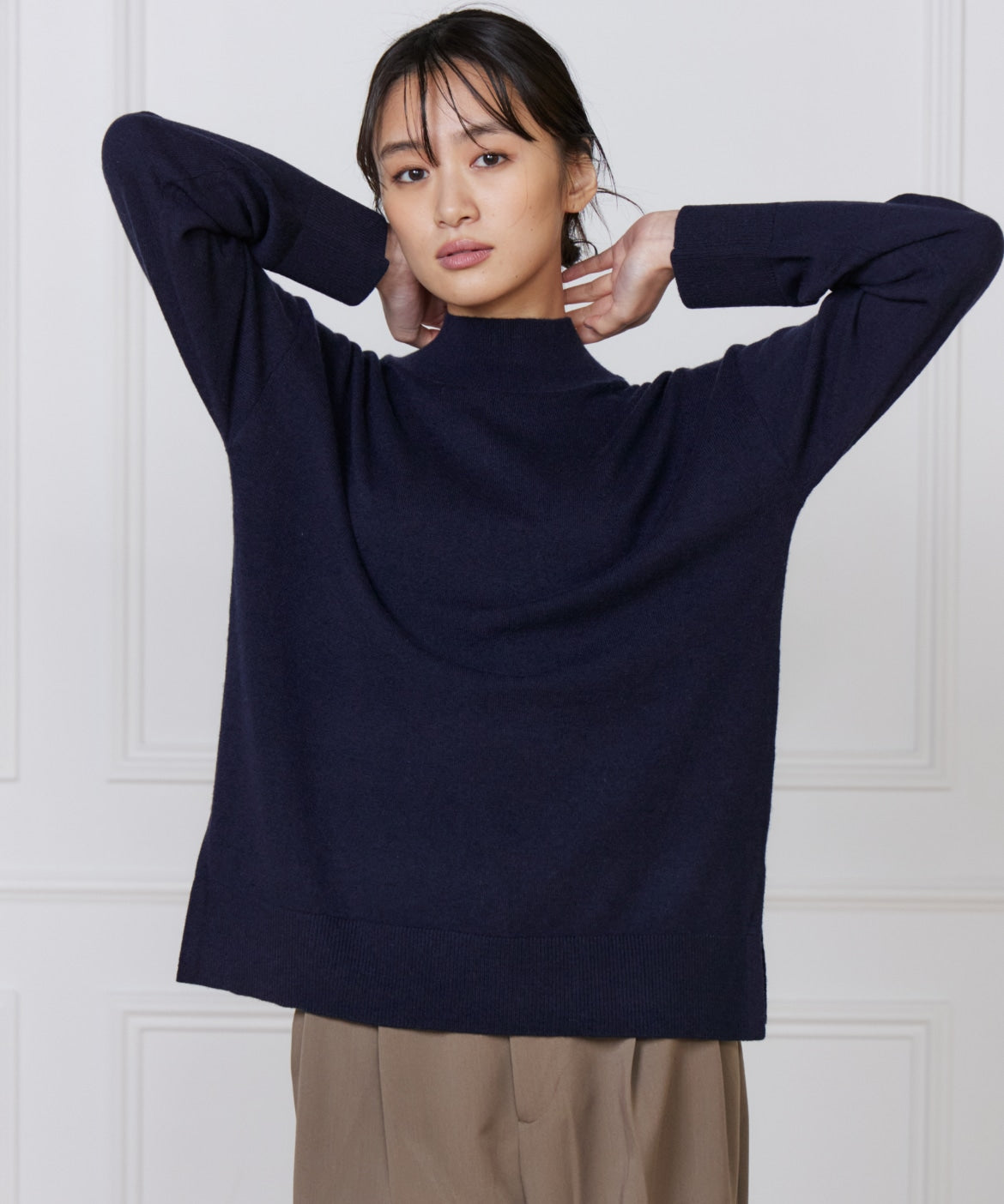 イッツインターナショナル I.T.'S. international カシミヤ混ハイネックプルオーバー《CASH5》 （ネイビー） ネイビー