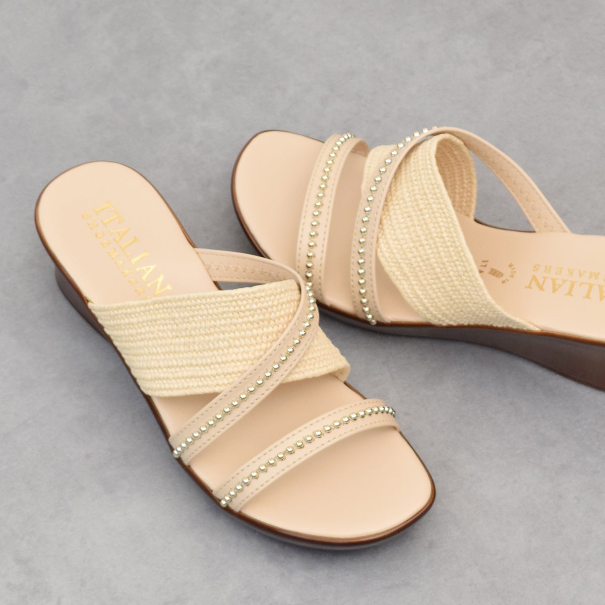 イタリアンシューメーカーズ ITALIAN SHOEMAKERS ボールチェーンストラップミュールサンダル （ベージュ） ベージュ