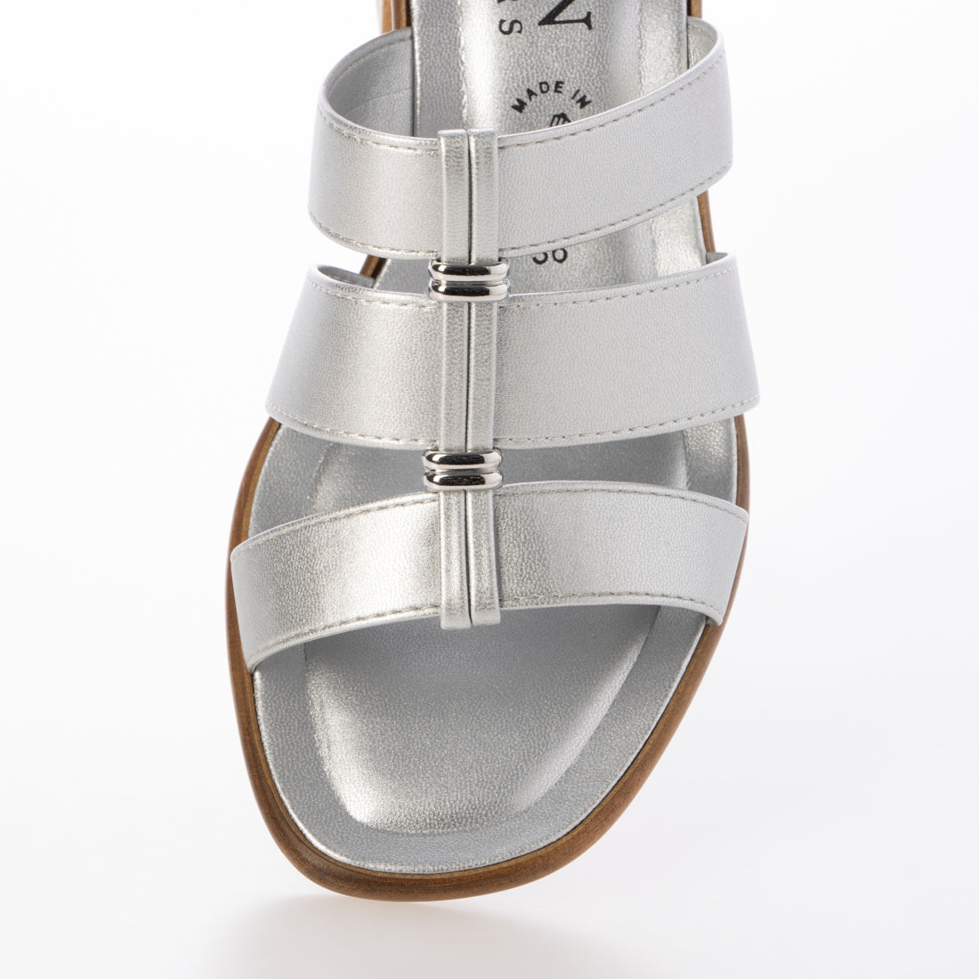 イタリアンシューメーカーズ ITALIAN SHOEMAKERS トリプルストラップヒールサンダル （シルバー） シルバー