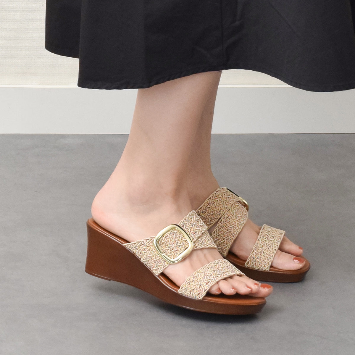 イタリアンシューメーカーズ ITALIAN SHOEMAKERS ビッグバックルミュールサンダル （ベージュ） ベージュ