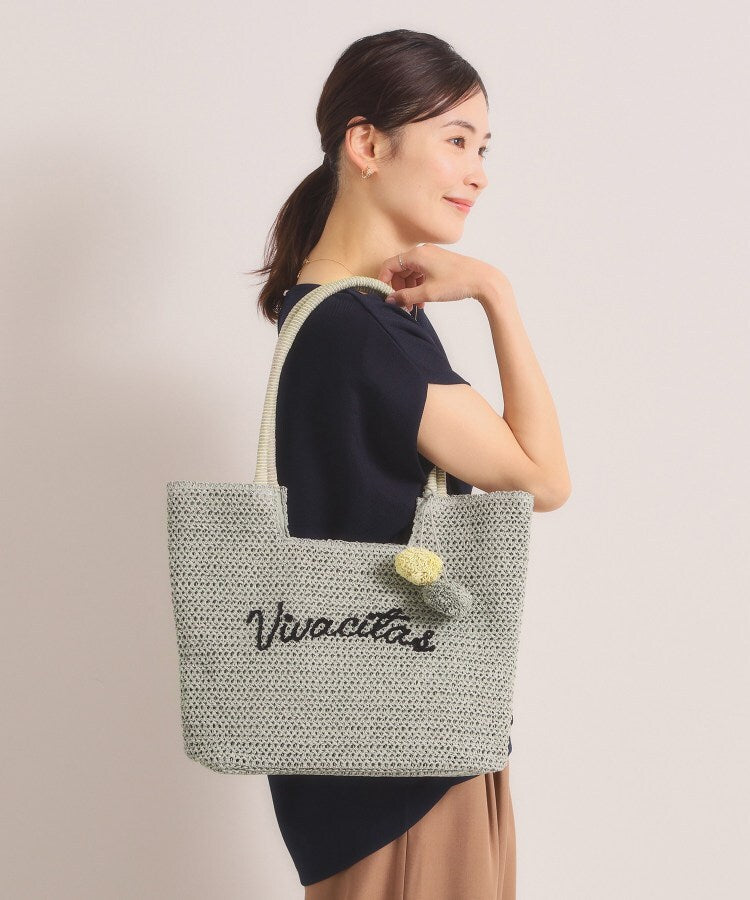 イッツデモ ITS'DEMO 雑材ロゴ刺繍チャーム付きトート （ベージュ(052)） ベージュ(052)