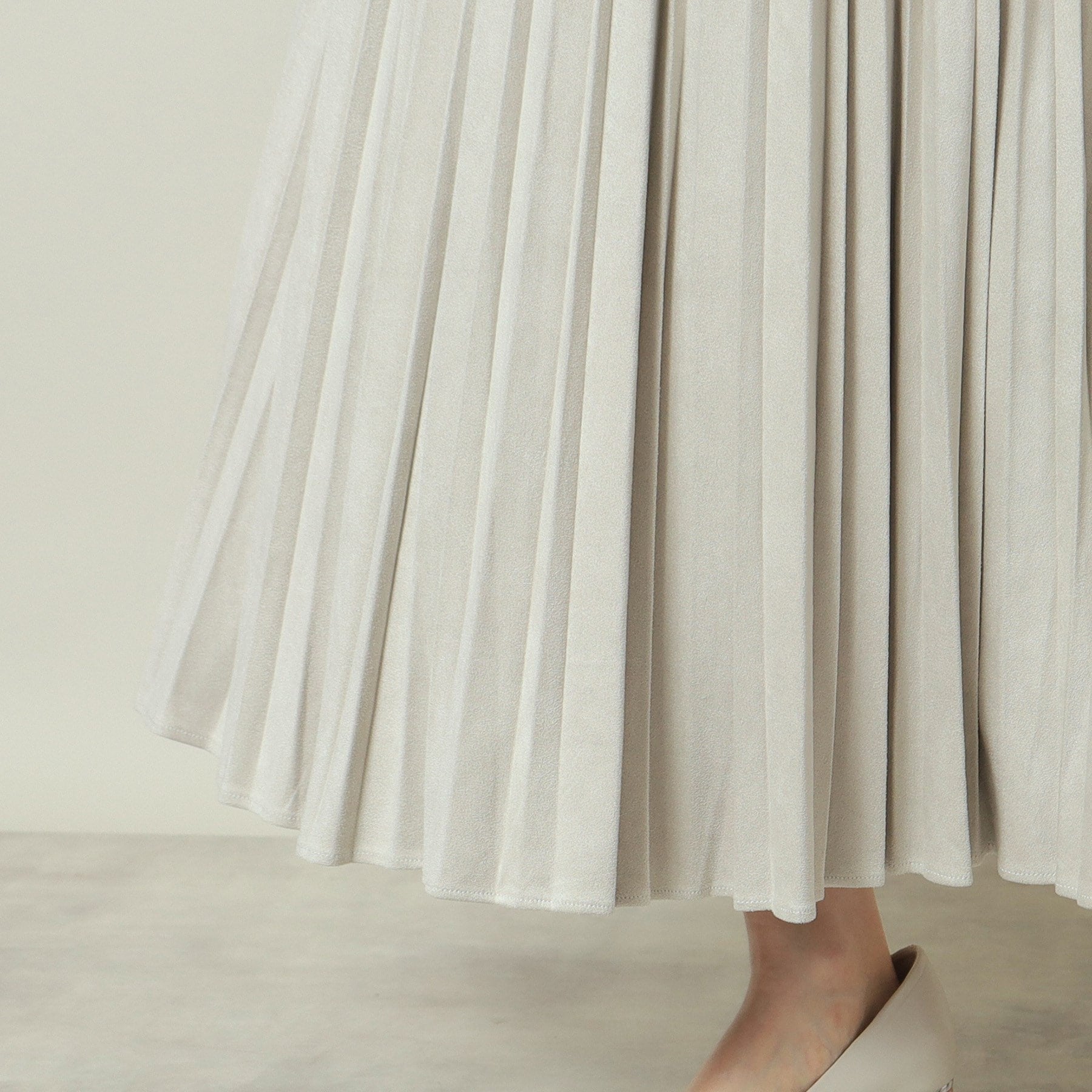 ITS' DEMO ITS'DEMO 【Elastic Waist / Hand Washable】 Fake Suede Pleated Skirt