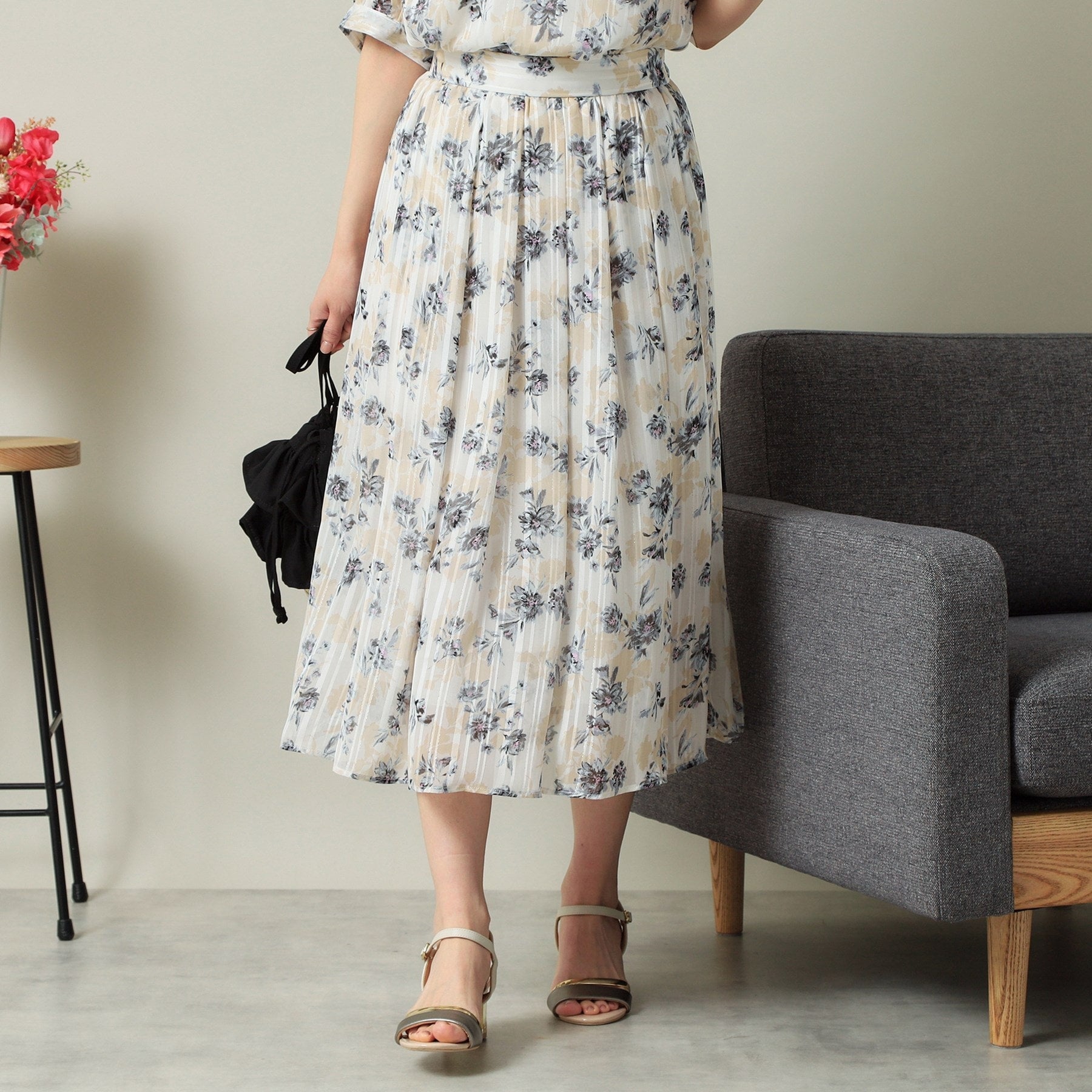 イッツデモ ITS'DEMO 【ウエストゴム／手洗い可】ラメストライプ花柄スカート （オフホワイト(103)） オフホワイト(103)