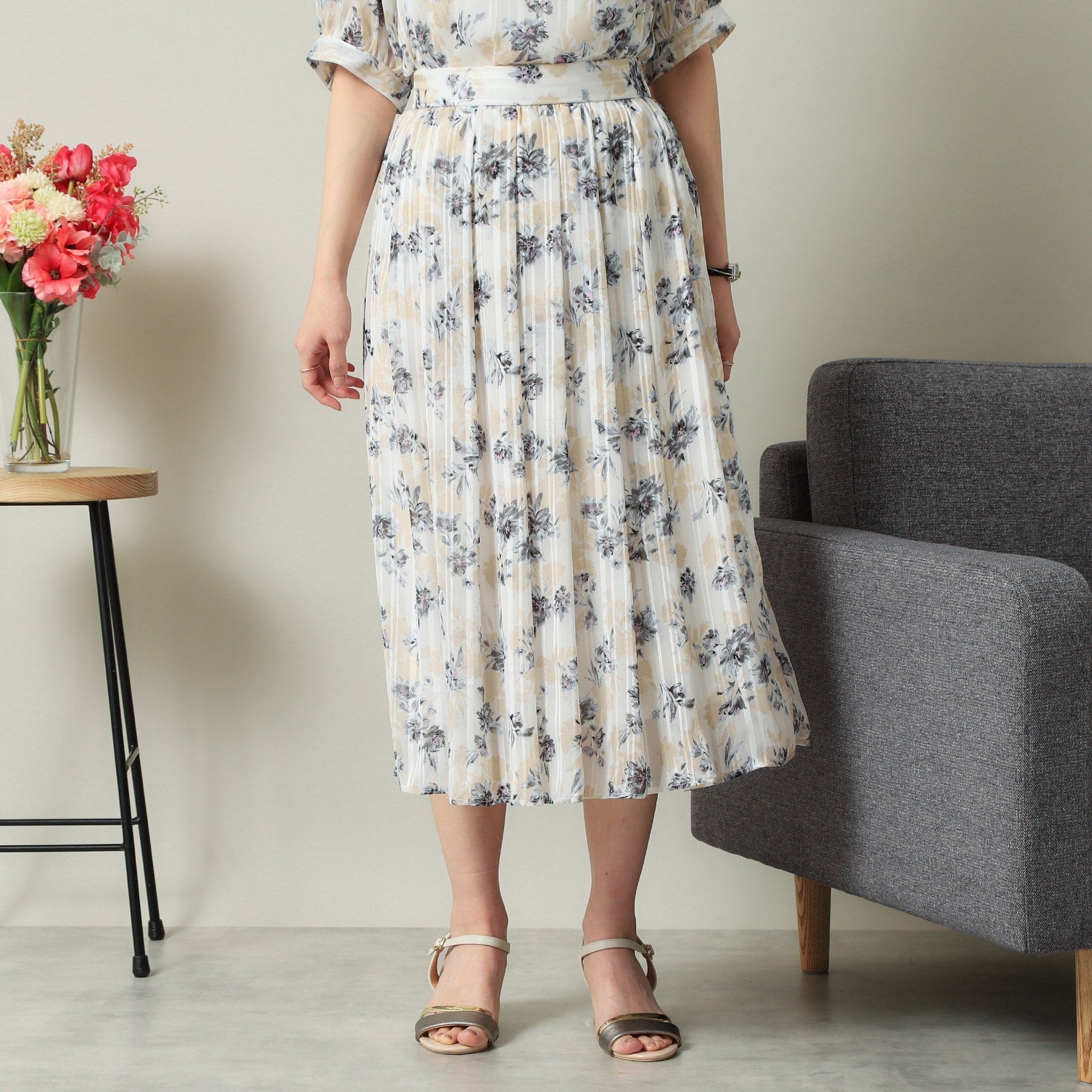 イッツデモ ITS'DEMO 【ウエストゴム／手洗い可】ラメストライプ花柄スカート （オフホワイト(103)） オフホワイト(103)