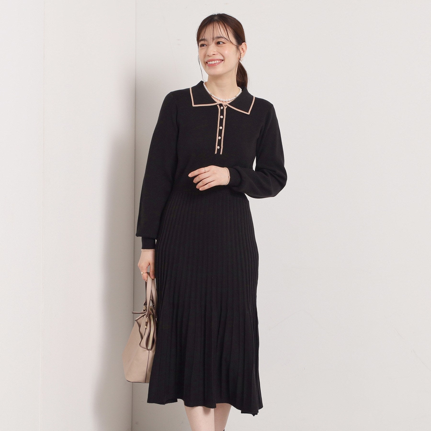 イッツデモ ITS'DEMO ポロ衿ニットフレアワンピース （ブラック(019)） ブラック(019)