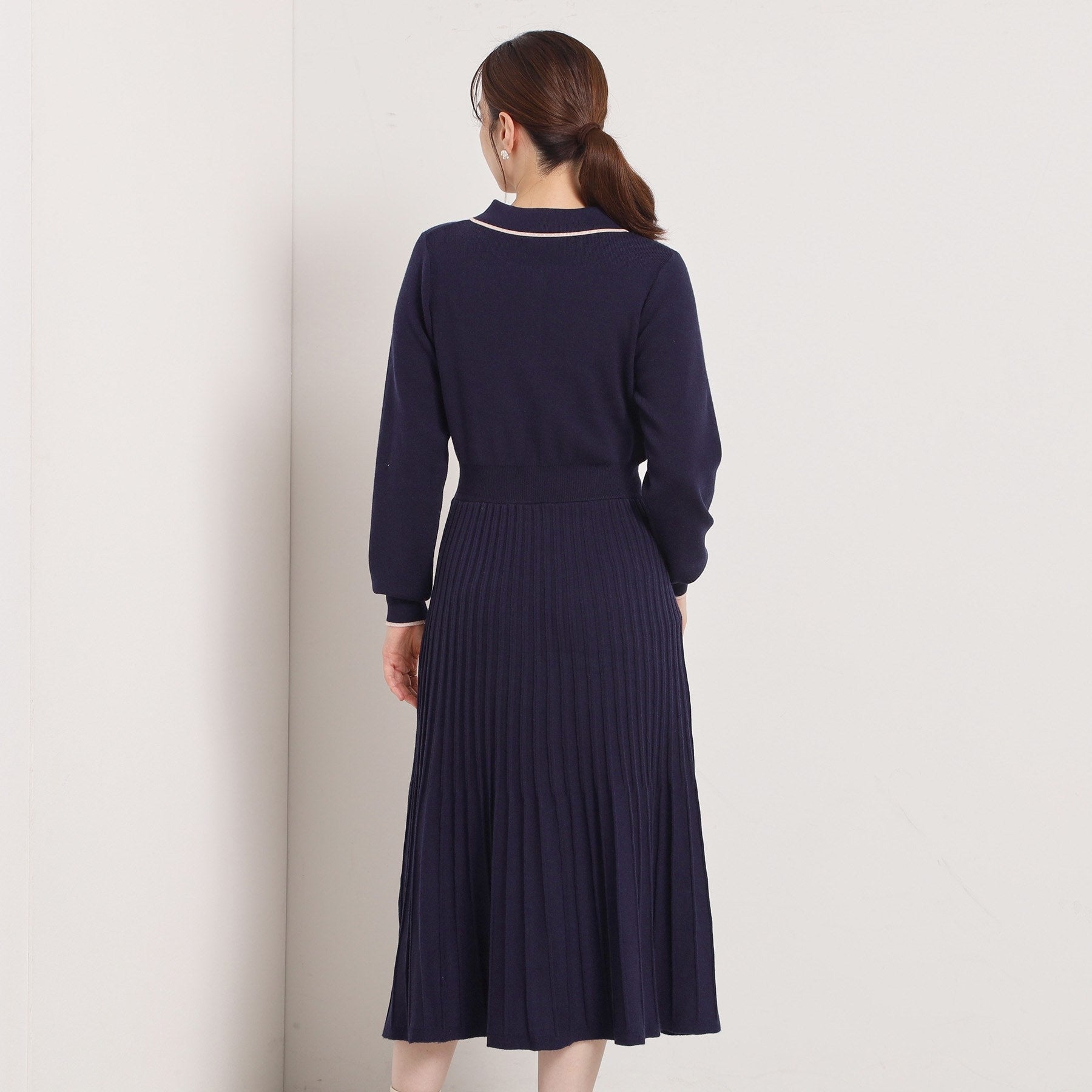 イッツデモ ITS'DEMO ポロ衿ニットフレアワンピース （ブラック(019)） ブラック(019)