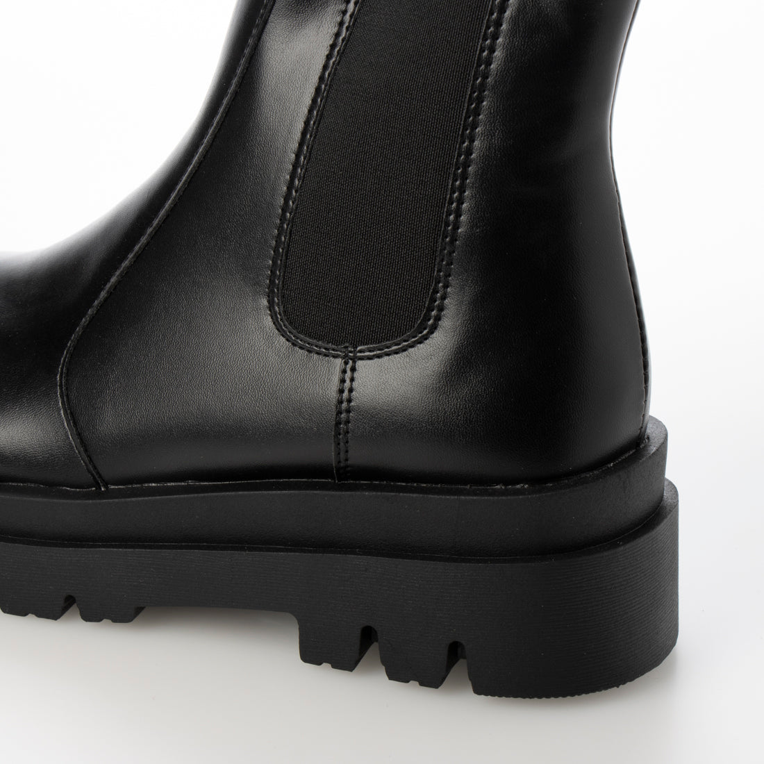 ITALICO loose faux leather side gore boots