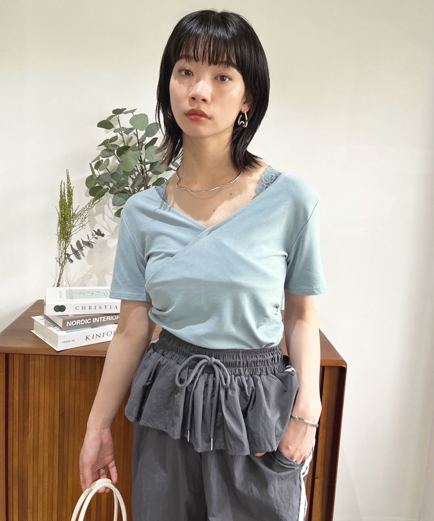 ジュエローブ Jewelobe カシュクールレースストラップオフショルTシャツ （ブルー） ブルー
