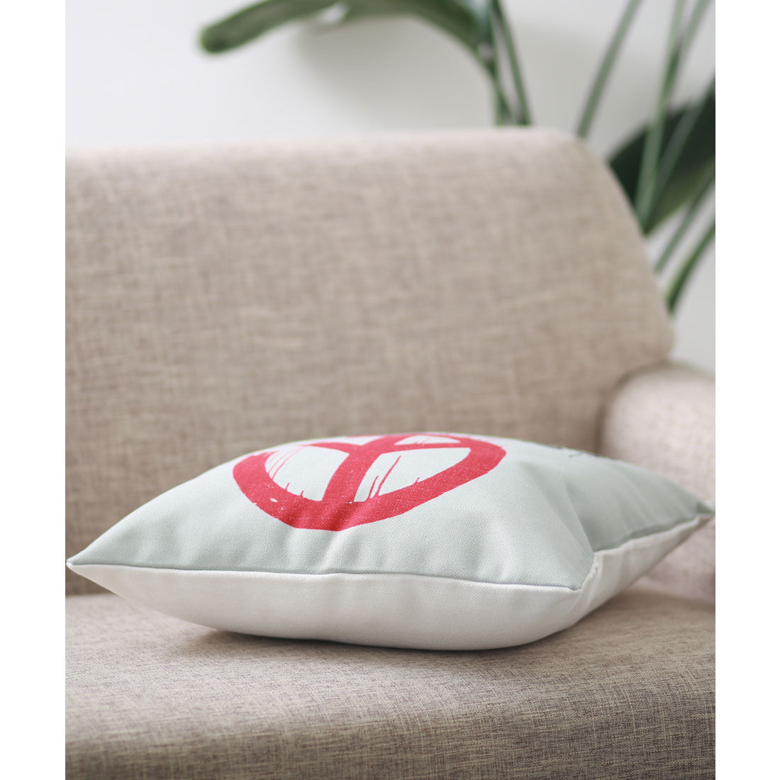 ジュビリー Jubilee バンクシーアート クッションカバー （レッド） レッド