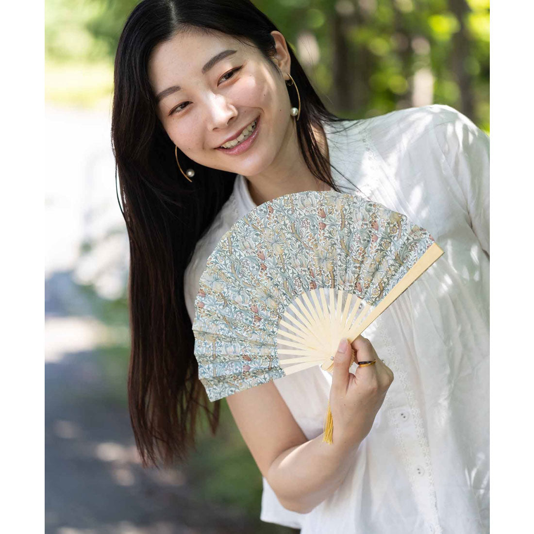 ジュビリー Jubilee ウィリアムモリス柄 木製 洋柄 紙扇子 タッセル付 （その他4） その他4