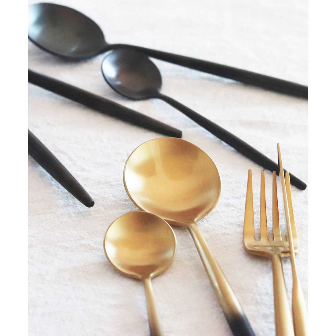 ジュビリー Jubilee 高品質 高級ステンレス カトラリー 4点セット【返品不可商品】 （ゴールド） ゴールド
