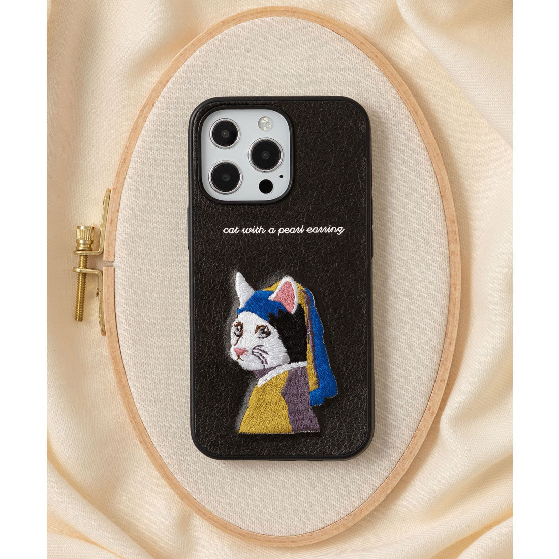 ジュビリー Jubilee 立体刺繍スマホケース iPhone PUレザー【6/7/SE/12/12pro/13/13pro 対応】