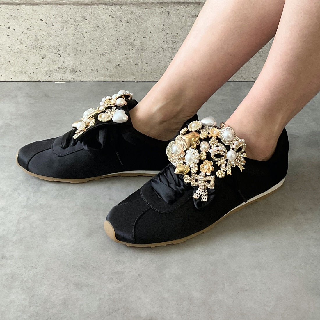 ジェフリーキャンベル Jeffrey Campbell キラキラ ビジュースニーカー （ブラックサテン） ブラックサテン