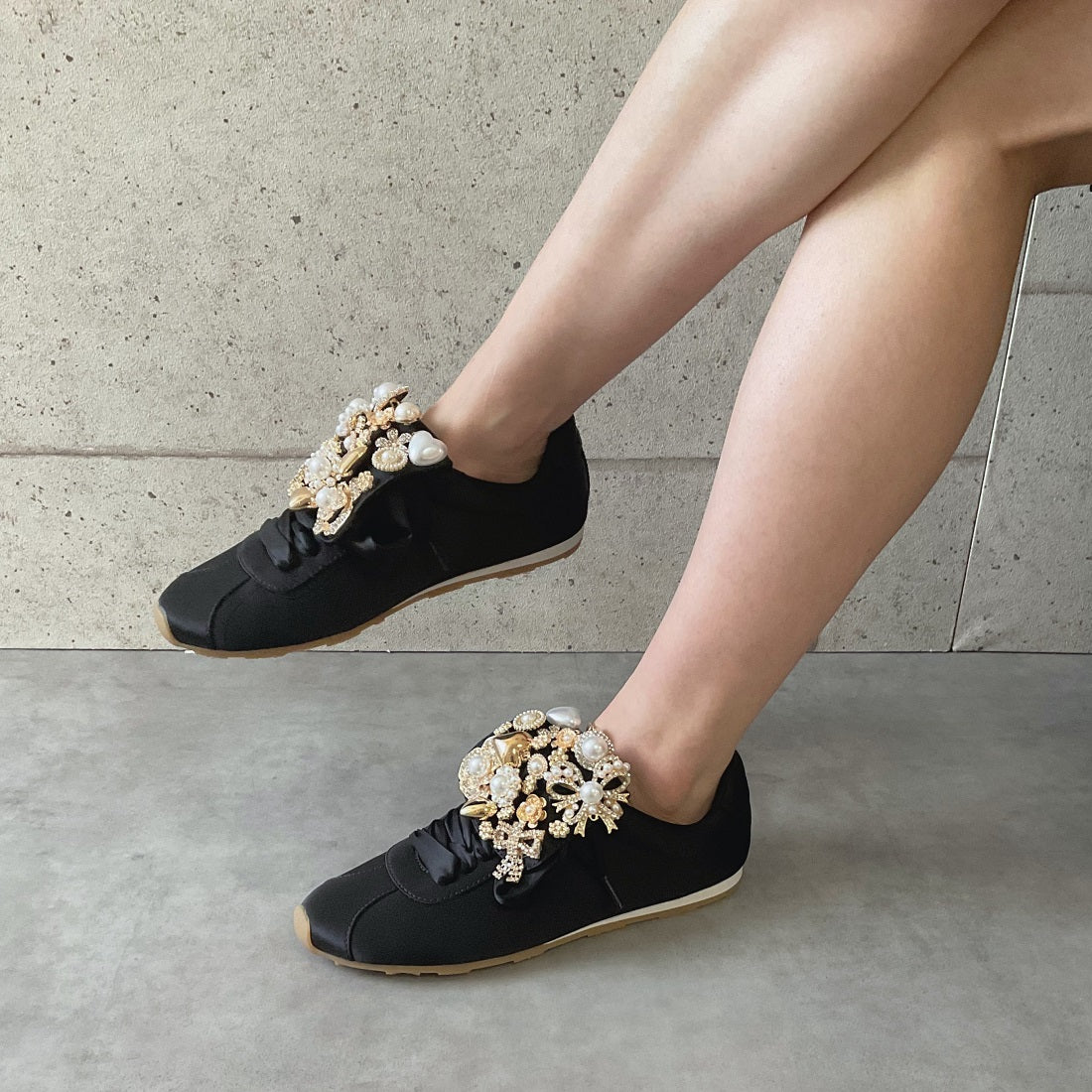 ジェフリーキャンベル Jeffrey Campbell キラキラ ビジュースニーカー （ブラックサテン） ブラックサテン