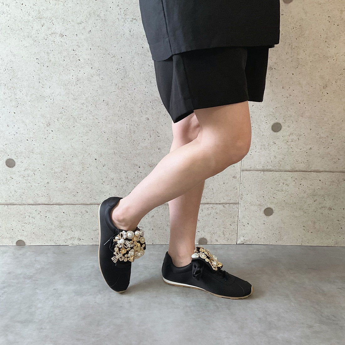 ジェフリーキャンベル Jeffrey Campbell キラキラ ビジュースニーカー （ブラックサテン） ブラックサテン