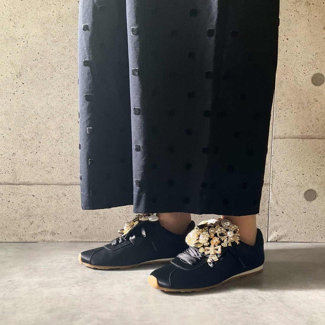 ジェフリーキャンベル Jeffrey Campbell キラキラ ビジュースニーカー （ブラックサテン） ブラックサテン