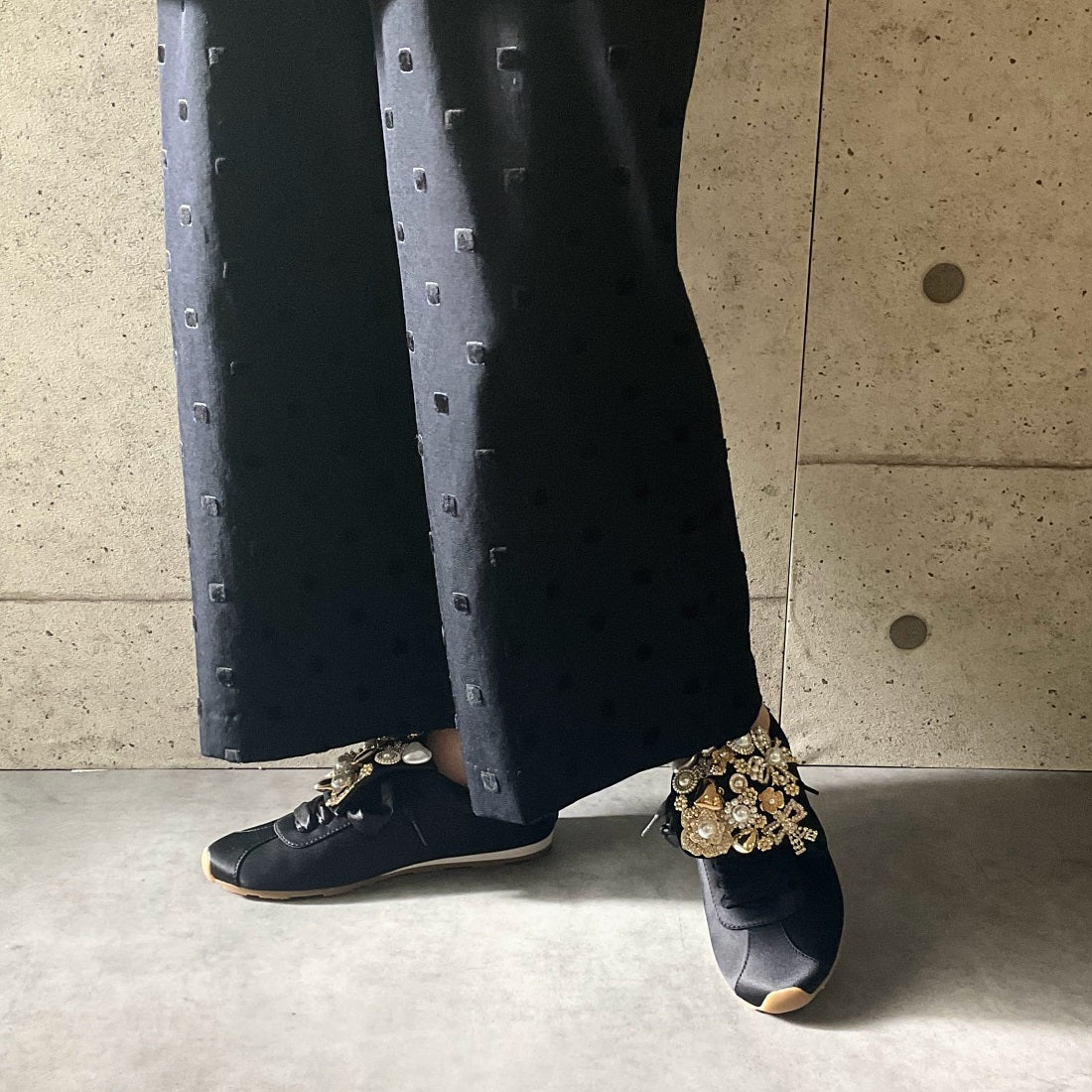 ジェフリーキャンベル Jeffrey Campbell キラキラ ビジュースニーカー （ブラックサテン） ブラックサテン